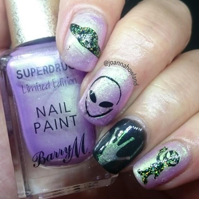 44 Nail Stencils  - Aliens UFO