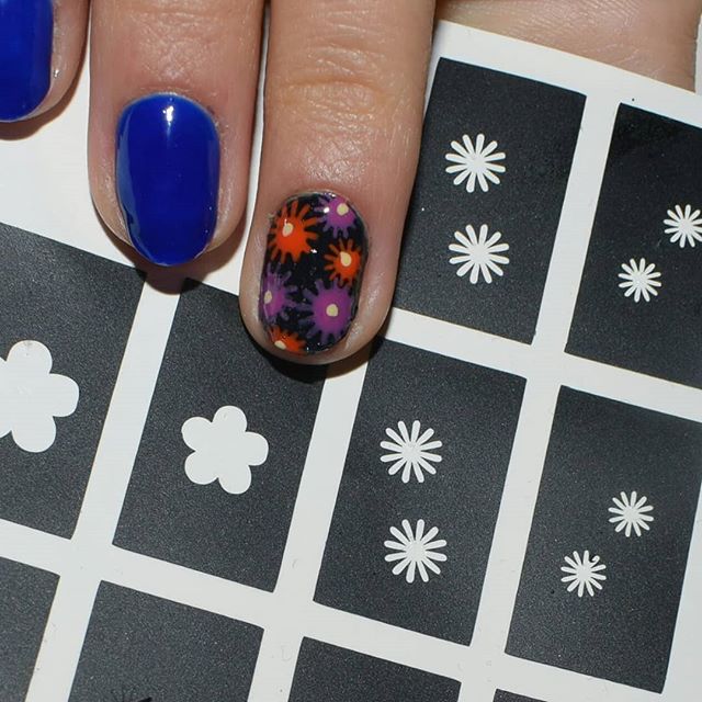 44 Nail Stencils  - Flower