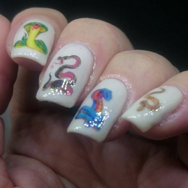 Snake Nail Art